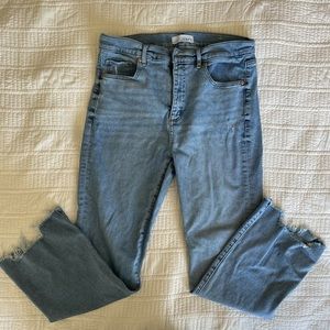 Loft Crop Jeans Slim Pockets and frayed hem